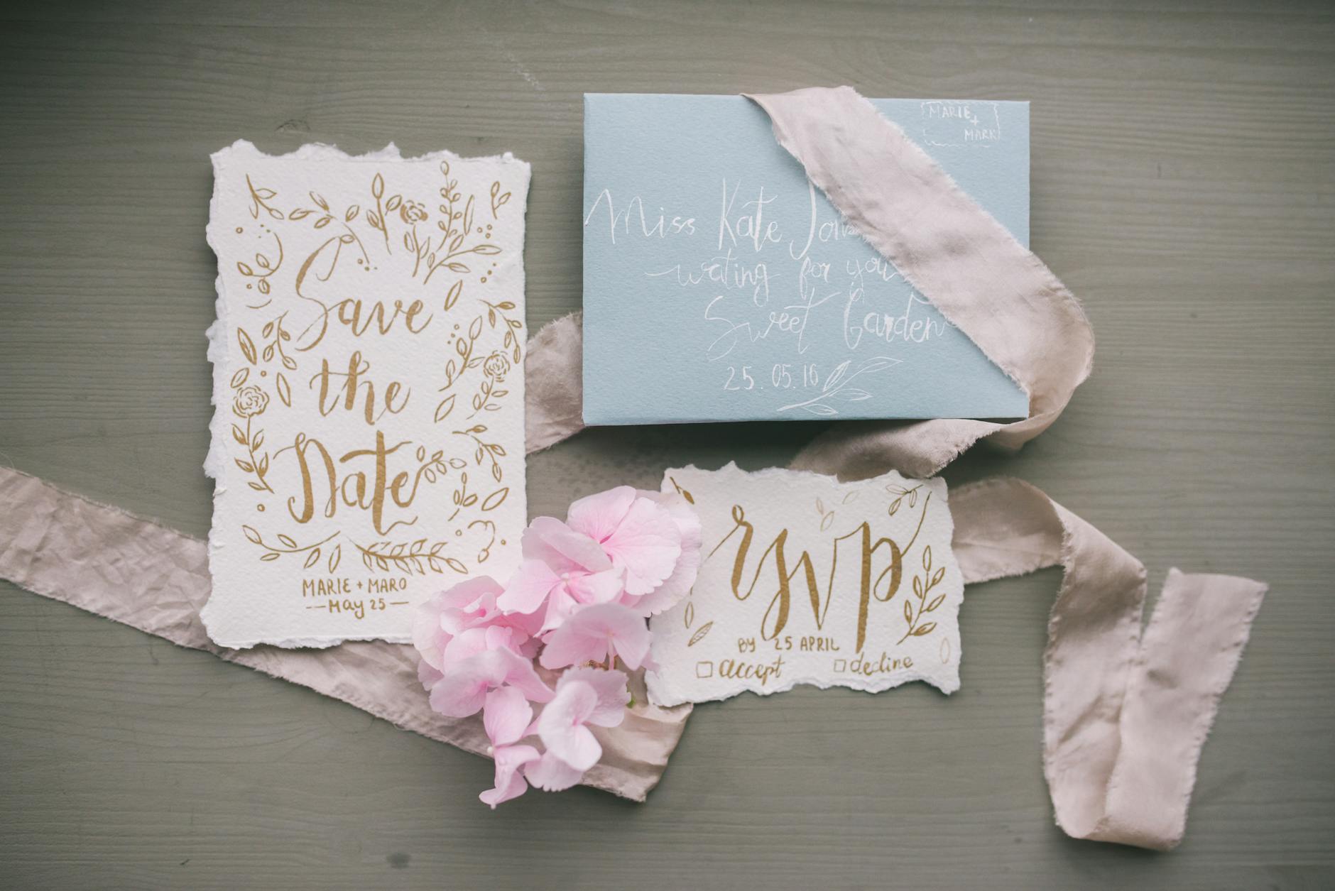 10 Affordable Wedding Invitations That Wow